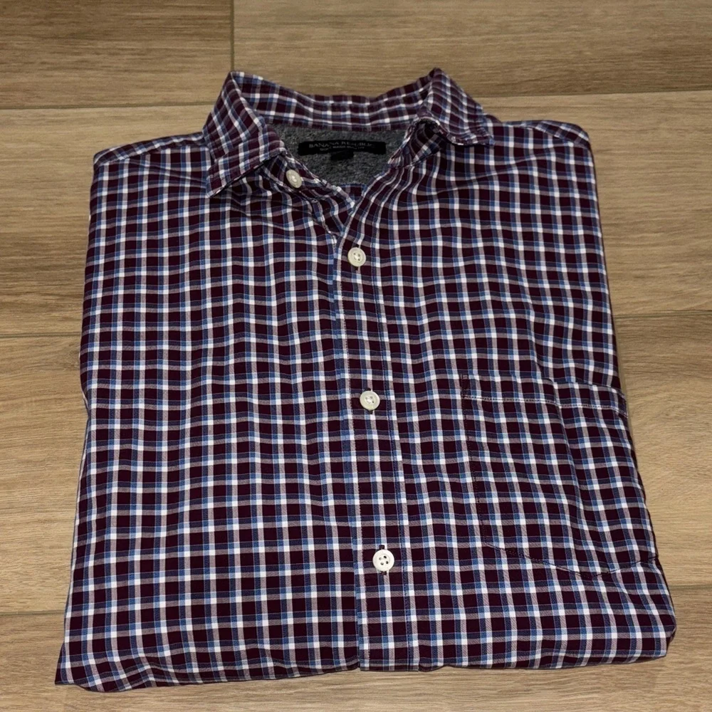 Banana Republic Men's Checkered Shirt - Burgundy and White soft wash slim fit L